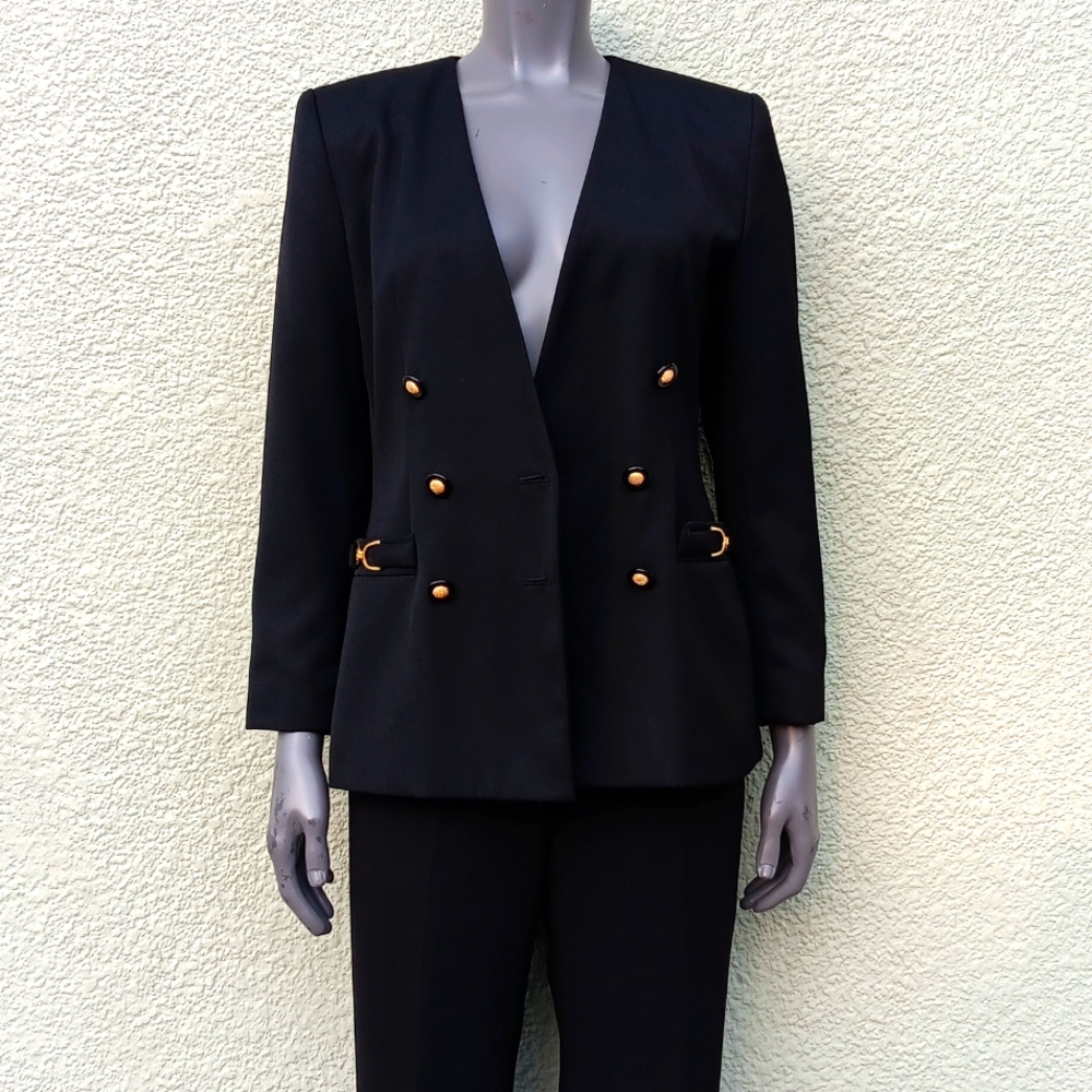 KASPER A.S.L. PETITE LADIES COLLARLESS DOUBLE-BREASTED BLAZER W/GOLD ACCENTS